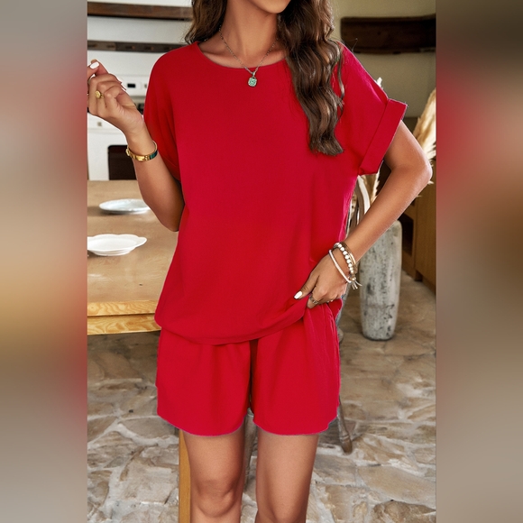 Round Neck Short Sleeve Top and Elastic Waist Shorts Set. - Picture 3 of 6